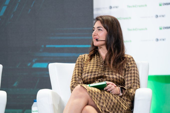 Ann Bordetsky, Partner at NEA, is part of the Startup Battlefield jury at TechCrunch Disrupt in San Francisco on October 18, 2022. Image Credit: Haje Kamps / TechCrunch